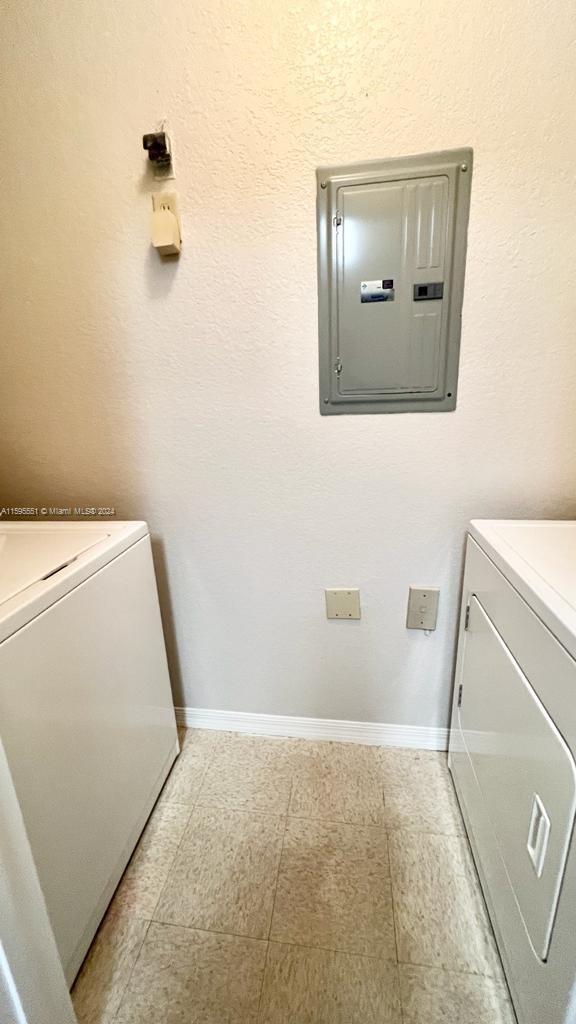 Building Photo - 126 SW Peacock Blvd