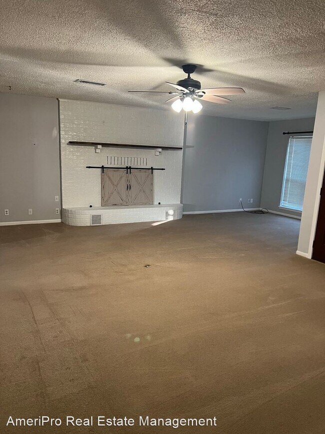 Building Photo - 3 br, 2 bath House - 626 Tomahawk Trl