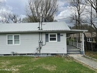 Building Photo - 440 W Outer Dr