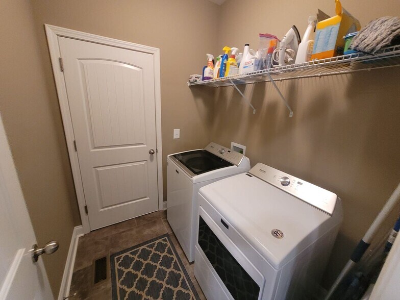 Building Photo - 249 Crusaw Dr