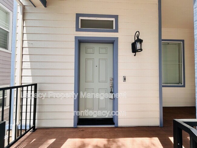 Building Photo - 2609 Willow Pass Rd