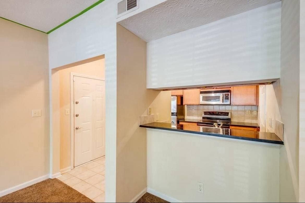 Building Photo - 1250 Parkwood Cir SE