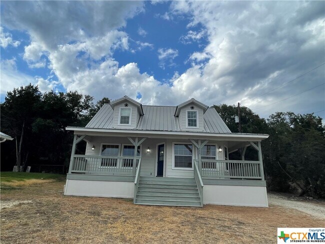 Primary Photo - 542 Lonesome-