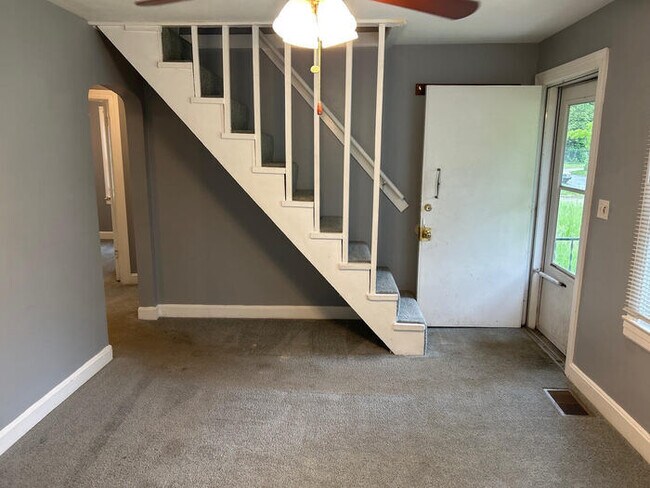 Building Photo - Cozy 4-Bedroom 1 Bath Home  in Peaceful Lo...