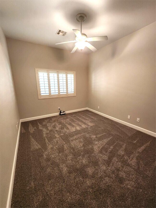 Building Photo - Spacious, Upgraded Single-Story Home in Su...