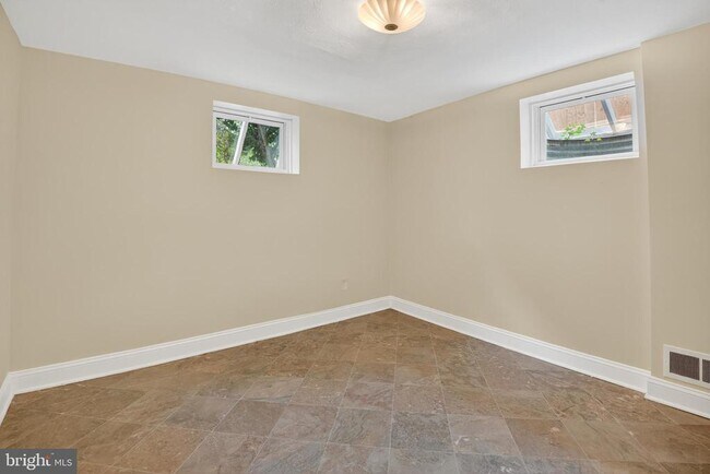 Building Photo - 5510 Christy Dr