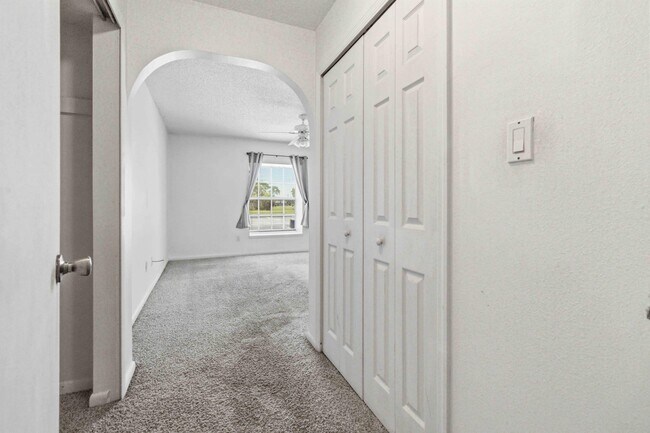 Building Photo - 2107 Hidden Grove Ln