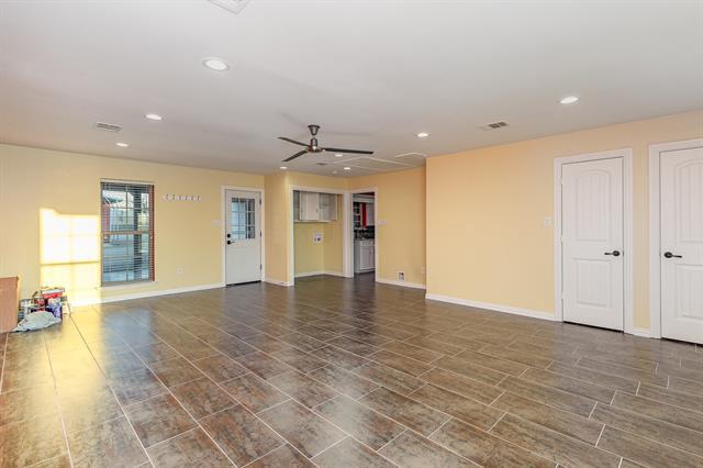 Building Photo - 425 Wolf Run Ct