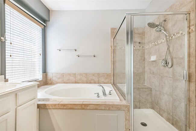 Building Photo - 10510 Barnstable Ct