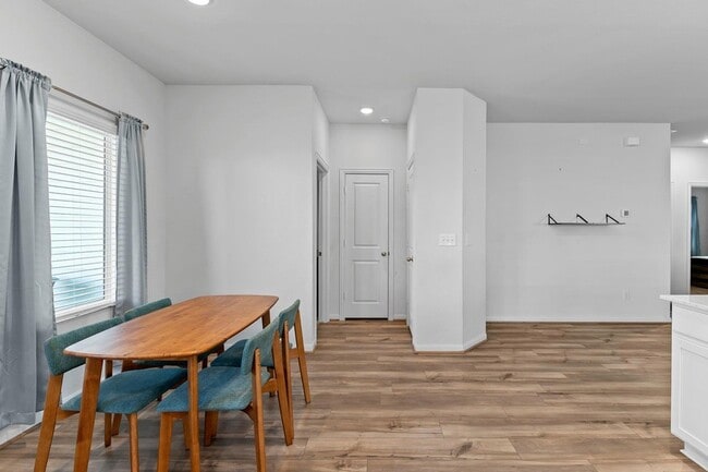 Building Photo - 216 Blue Hibiscus Dr