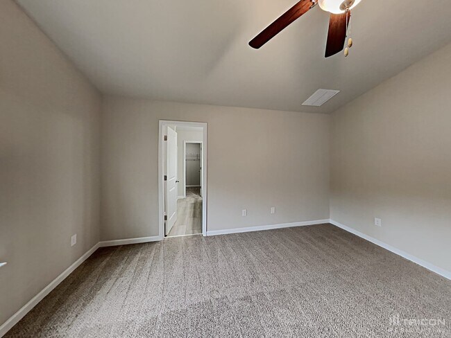 Building Photo - 130 Spring Knoll Dr