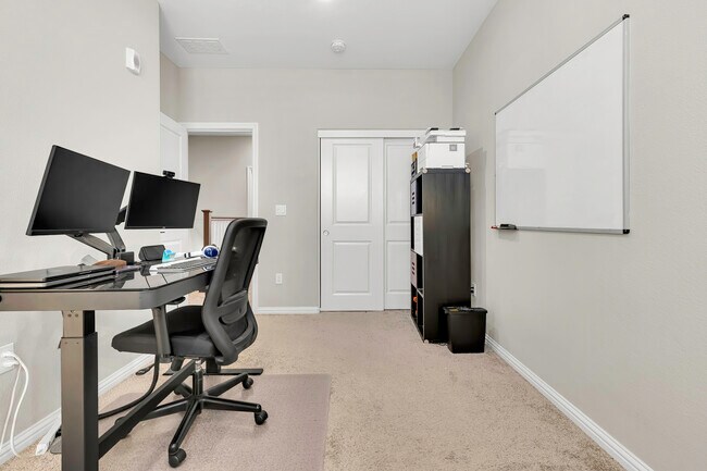 Building Photo - 37335 Duckling Ter