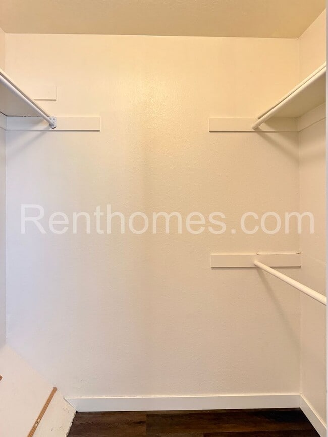 Building Photo - 3711 Louisiana St