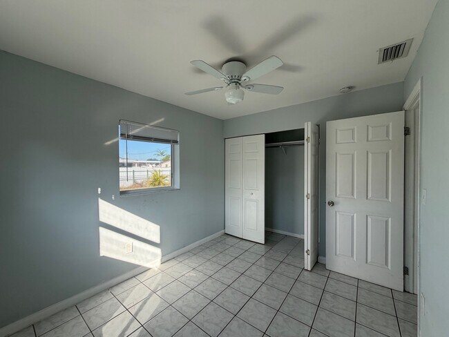 Building Photo - 13710 Harrison St