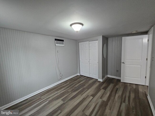 Building Photo - 121 W Jersey Ave