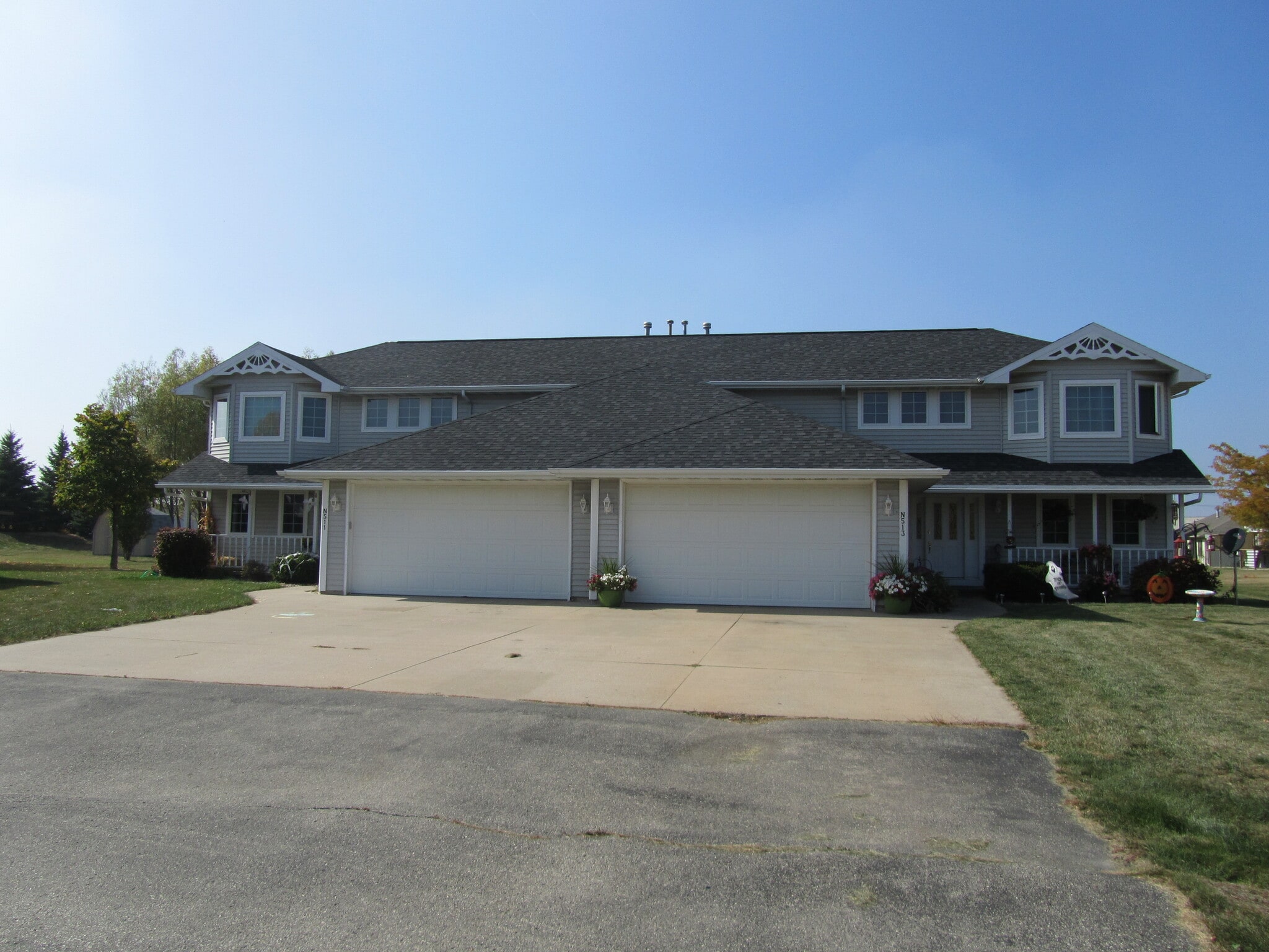 Building Photo - N511 Willowcrest Ct
