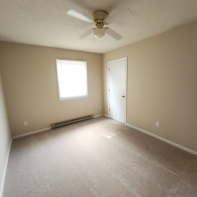 Building Photo - Cute and Cozy Split Level House FOR RENT i...