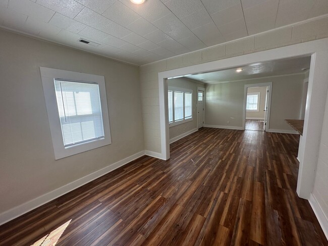 Building Photo - FULLY RENOVATED! 3 Bed/2 Bath in Wanchese