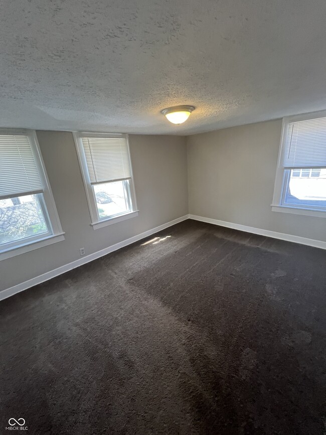 Building Photo - 329 W 41st St