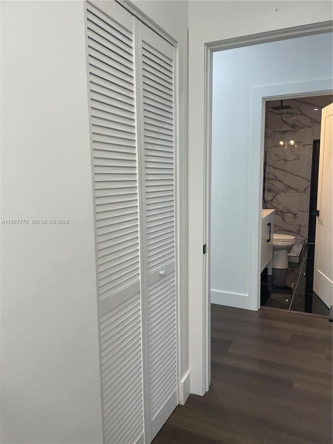 Building Photo - 675 N Romero St