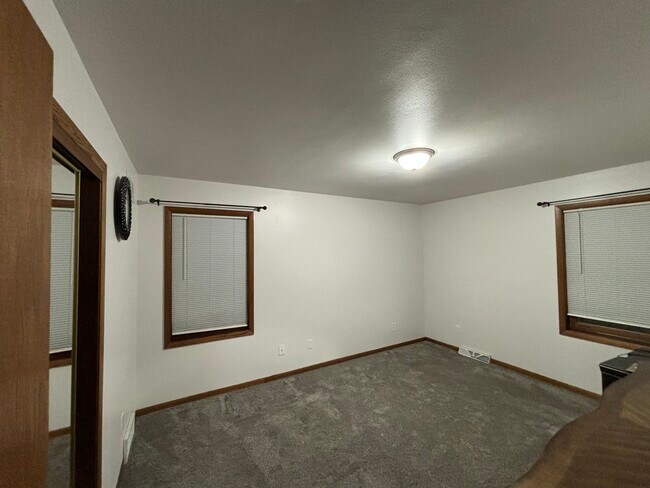 Building Photo - 4052 S Brust Ave