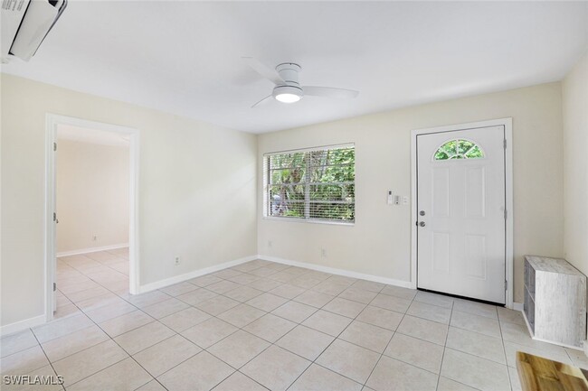 Building Photo - 527 Goodland Dr