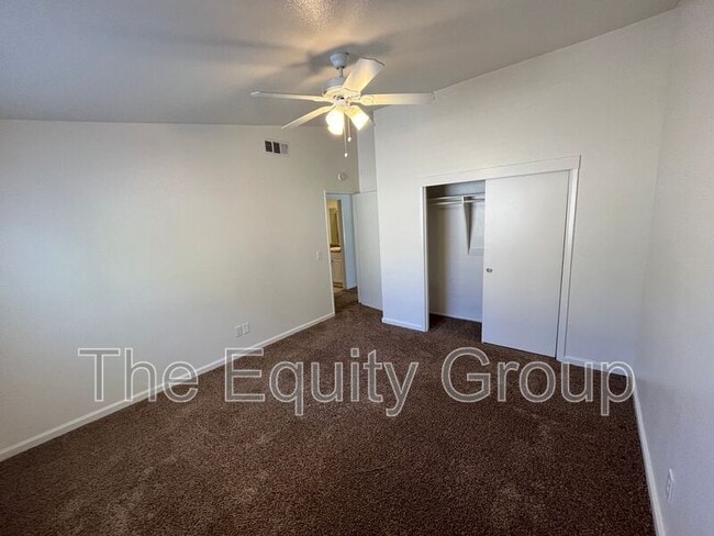 Building Photo - 4018 W Meadow Ave