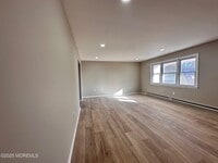 Building Photo - 403 7th St