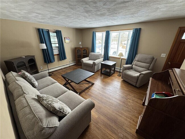 Building Photo - 22 Overhill Rd