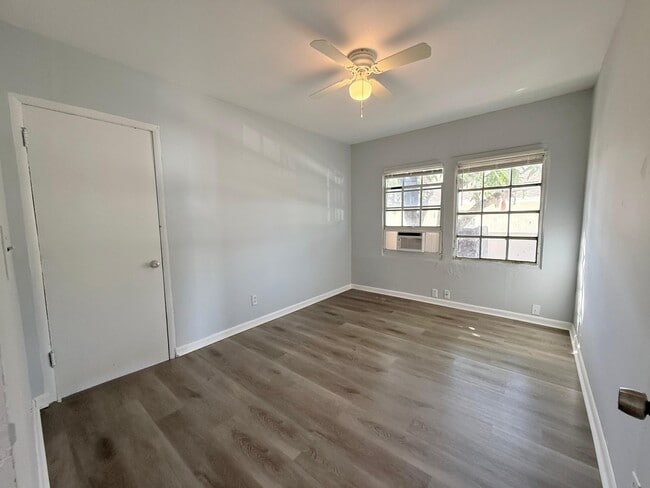 Building Photo - 1000 W Lakewood Rd