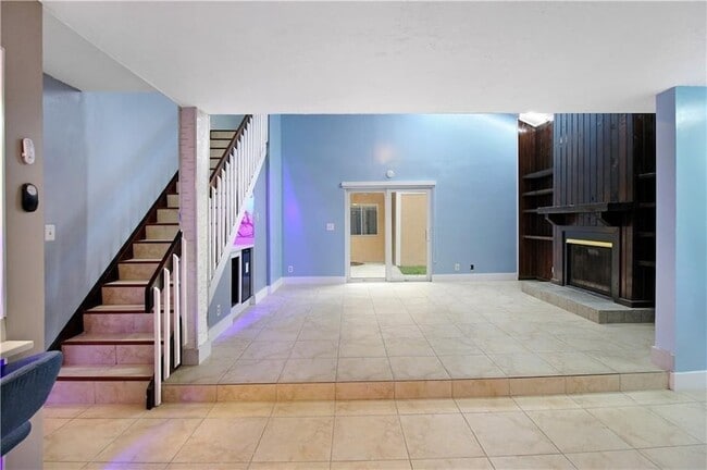 Building Photo - 4087 Coral Springs Dr