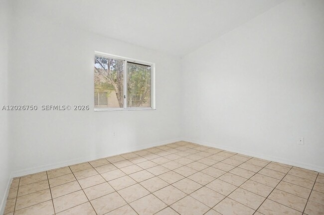 Building Photo - 1241 SE 29th St