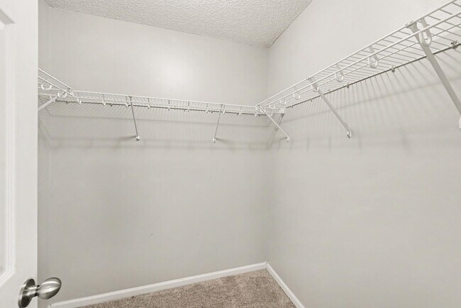 Building Photo - 109 Larkspur Dr