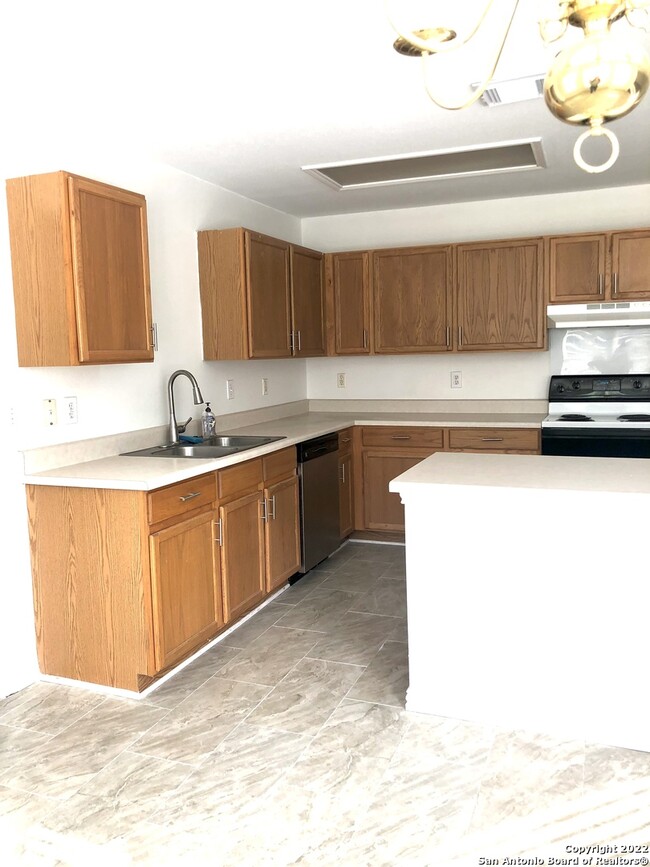 Building Photo - 8514 Coppermine-