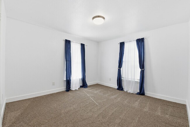 Building Photo - 915 Nevell St