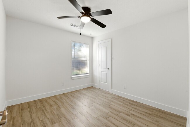 Building Photo - 26218 Cypresswood Dr