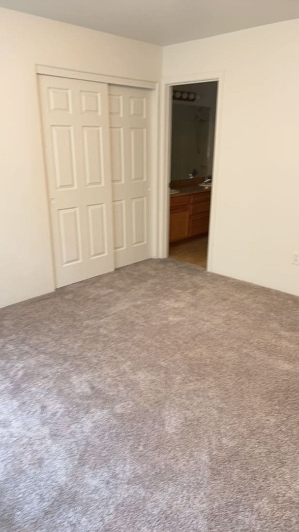 Building Photo - 3 Bedroom 2 Bath Duplex