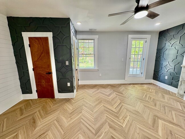 Building Photo - 5616 Phillips Ave