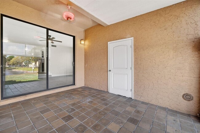 Building Photo - 1451 NW 92nd Ave