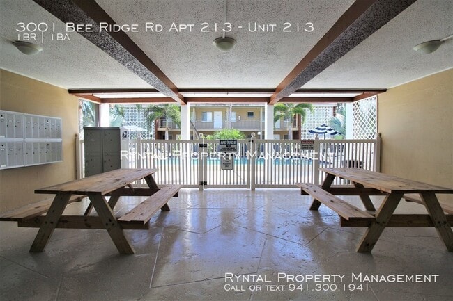 Building Photo - 3001 BEE RIDGE Rd