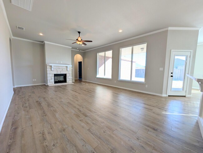 Building Photo - 9609 Hyden Ave