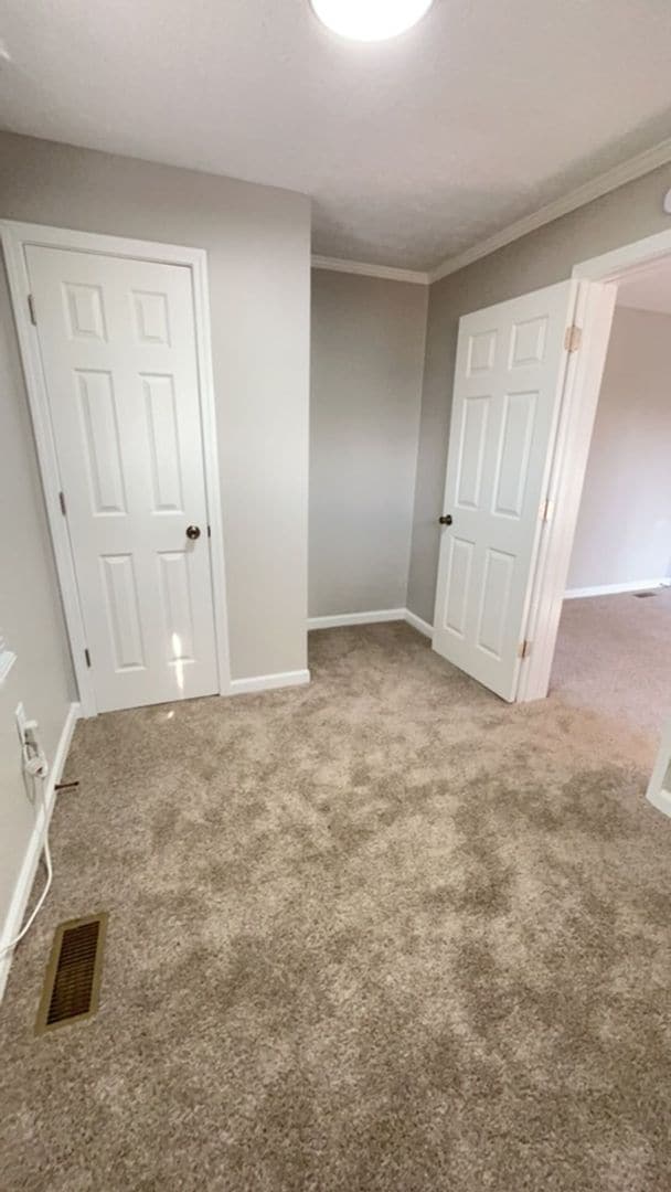 Building Photo - 1st Floor - 3 Bed 1 Bath