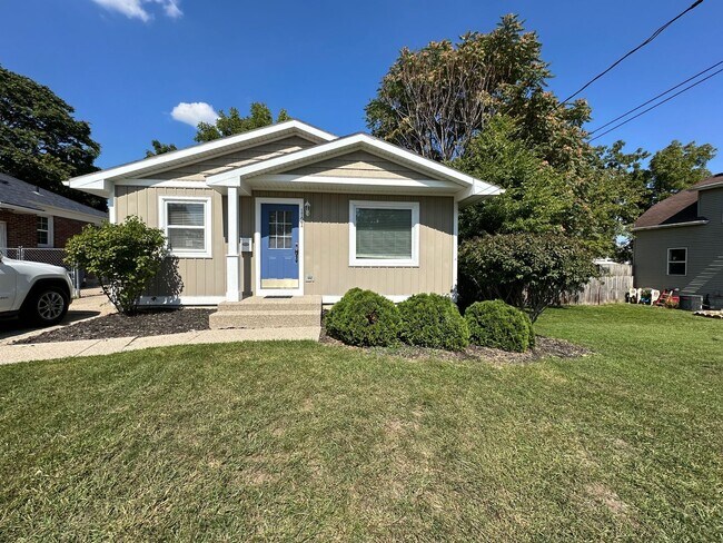 Building Photo - Adorable home on the NE side of Grand Rapids!