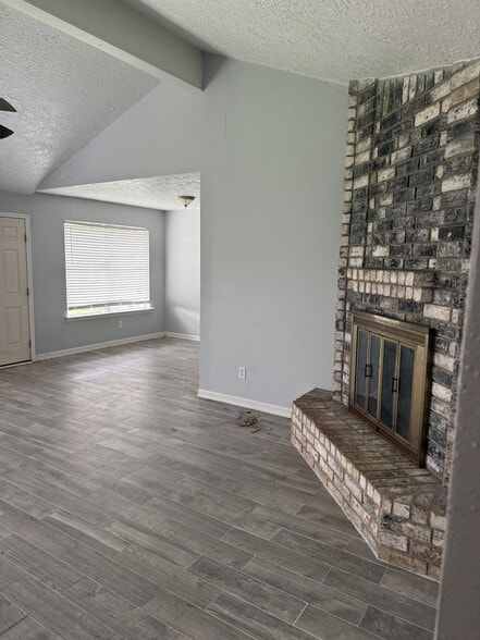 Building Photo - 13323 S Thorntree Dr