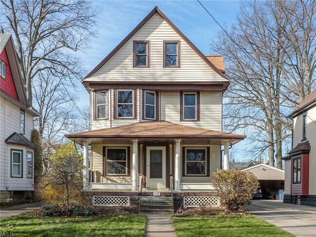 Primary Photo - 1206 Edwards Ave