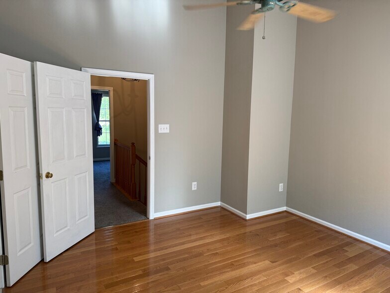 Building Photo - 6622 Cambria Ter