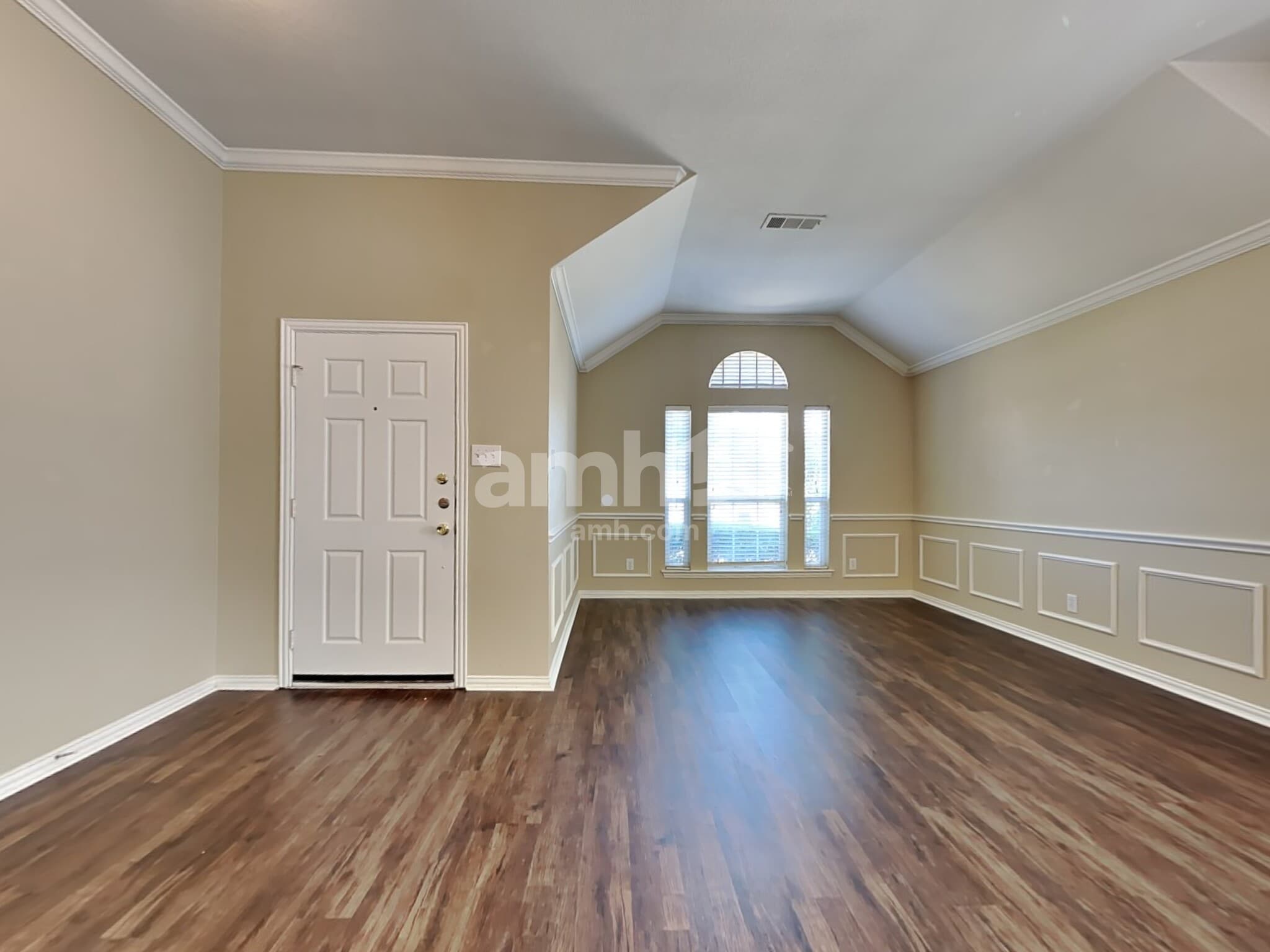 Building Photo - 1712 Farmington Dr