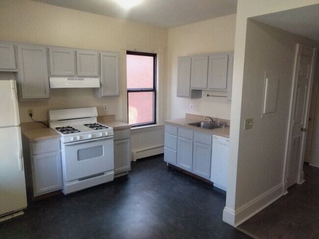 Building Photo - 56 Congress St