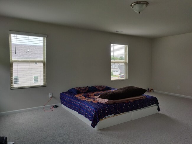 Building Photo - 2214 Gregor Overlook Ln