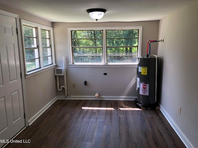 Building Photo - 213 Van Voris St